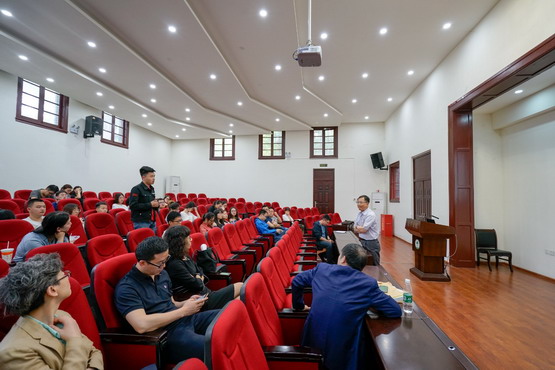 美国华盛顿州立大学张锦文教授访问我实验室并作学术报告